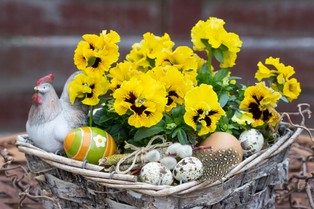 Życzenia wielkanocne dla współpracowników - oryginalne i mądre życzenia wielkanocne 2025