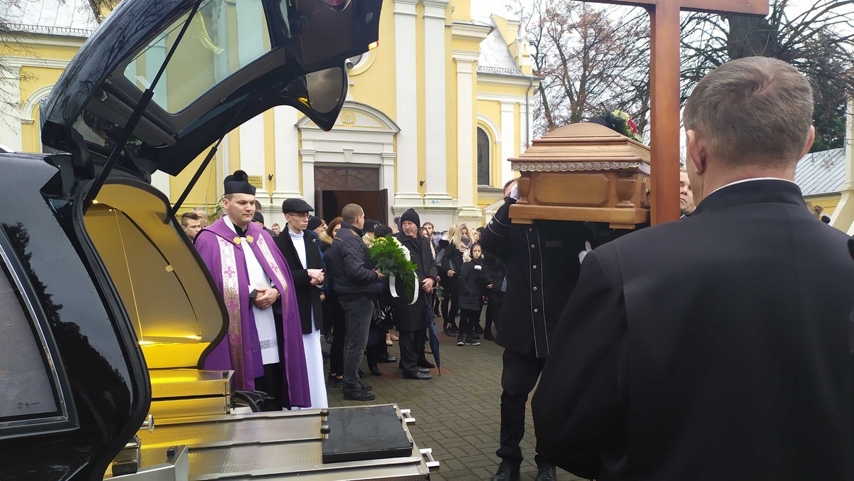 Konin. Zakończył się pogrzeb 21-latka zastrzelonego przez policjanta