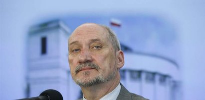 Macierewicz oskarża media!