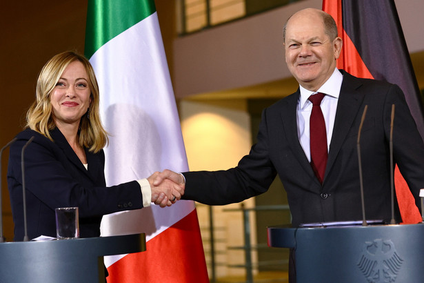Kanclerz Niemiec Olaf Scholz i premier Włoch Giorgia Meloni zacieśniają współpracę