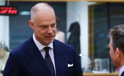 Minister obrony Węgier: Ukraina nie może sama decydować o swoim losie