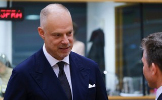 Minister obrony Węgier: Ukraina nie może sama decydować o swoim losie. Bez decyzji USA nie będzie pokoju