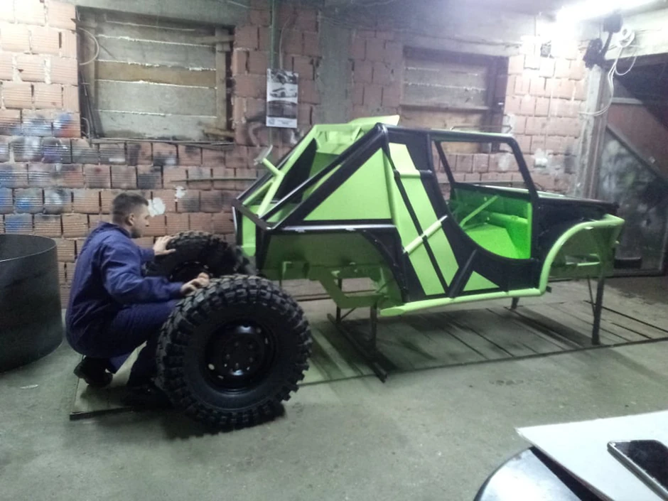 "Danster" automobil, Foča