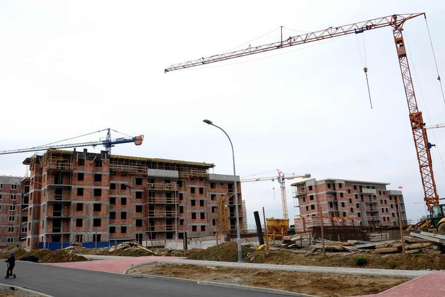 Liczba rozpoczętych budów wciąż pnie się w górę