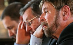 Szewach Weiss w DGP o ustawie o IPN: Teraz wszyscy mówią tylko o szmalcownikach