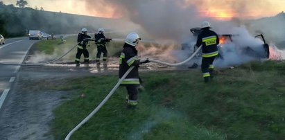 Pożar zablokował drzwi. Kierowca cudem ocalał