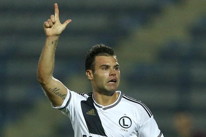 Nemanja Nikolic - 400 tys. euro