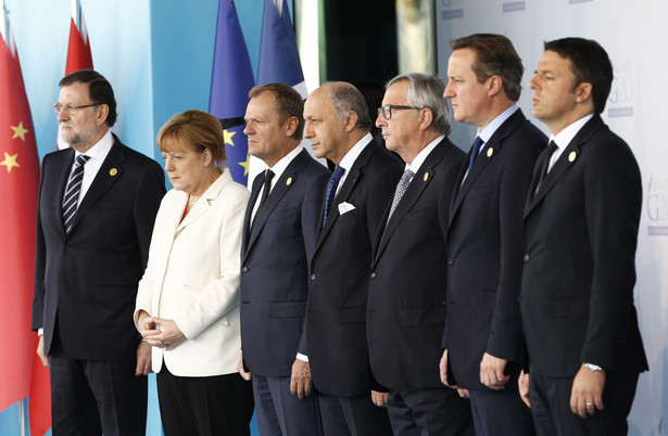 Jean-Claude Juncker już jest w Brukseli, Tusk nadal czeka na samolot. WIDEO