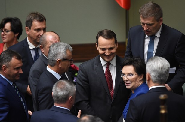 Marszałek Sikorski, czyli jak SLD w ostatniej chwili zmieniło zdanie