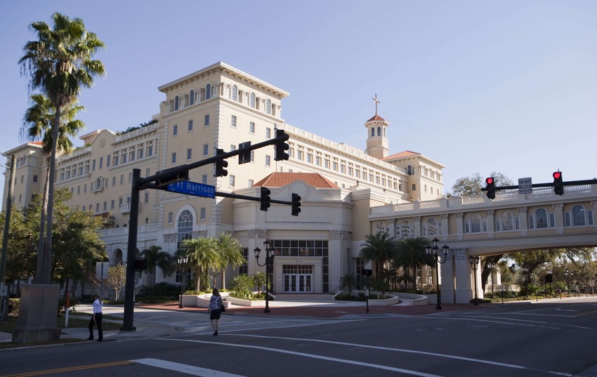 Zdanje na Floridi novo sedište Sajentološke crkve