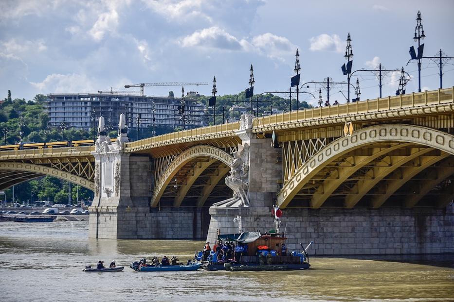 A Viking Sygn és a Hableány május 29-én Budapesten, a Margit hídnál ütközött össze. A baleset utolsó áldozatát még mindig keresik /Fotó: Koncz Márton