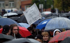 Anarchiści z Poznania oskarżają policję o brutalność. 'Spałowano i potraktowano gazem kobietę'