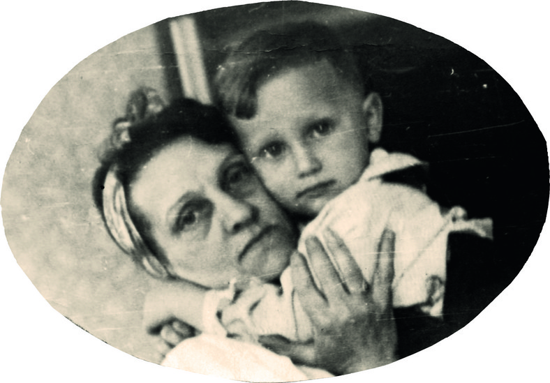 Jan Englert z babcią Heleną Sutkowską