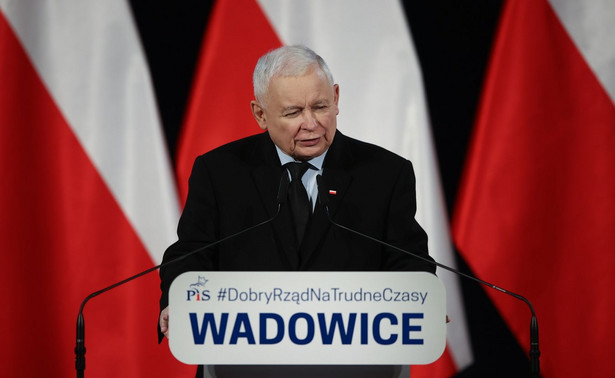 Prezes Prawa i Sprawiedliwości Jarosław Kaczyński podczas spotkania ze zwolennikami ugrupowania w Wadowicach