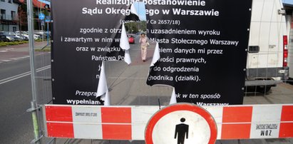 Mieszkańcy Wesołej mają problem. Sąsiad zagrodził im chodnik