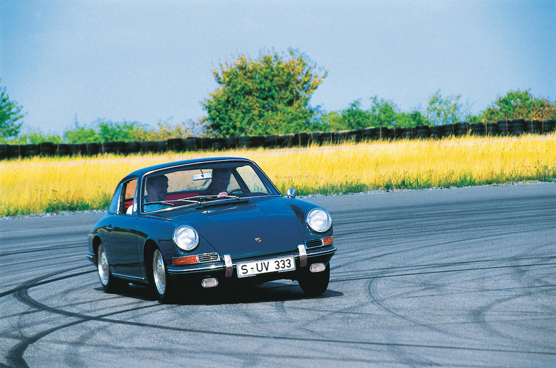 Porsche 911 Carrera