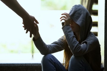 A Magyar Vöröskereszt 500 iskolában támogatja a menstruációs szegénységben érintett iskoláslányokat