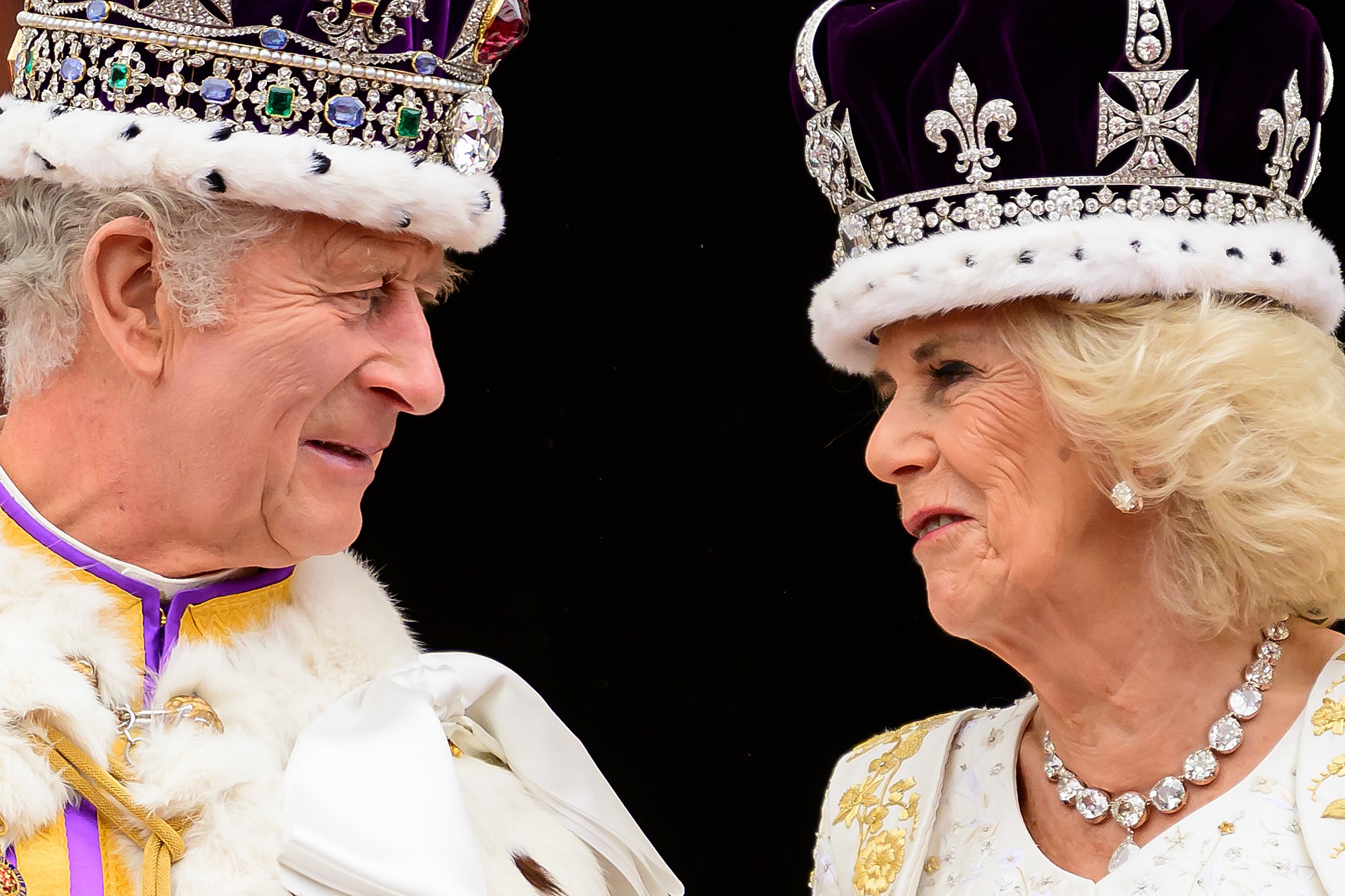 Britský kráľ Karol III. a britská kráľovná Kamila.