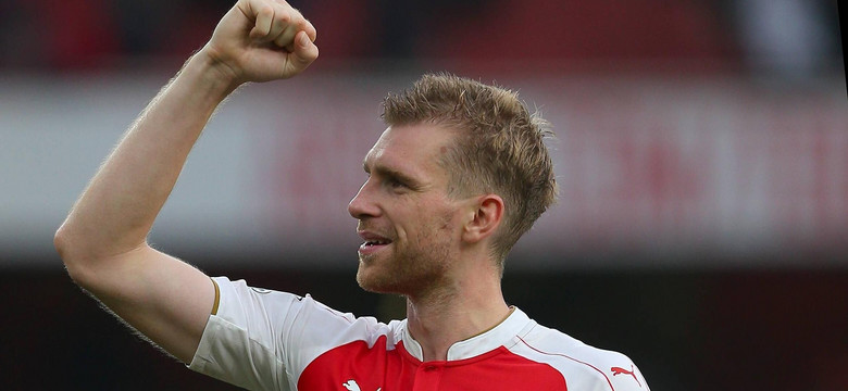 Per Mertesacker zaprzecza i chce zostać Kanonierem