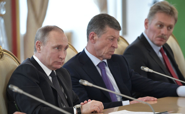 Prezydent Władimir Putin, wicepremier Dmitrij Kozak i rzecznik Kremla Dmitrij Pieskow