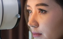 "Każda wada jest operacyjna". O laserowej korekcji wzroku