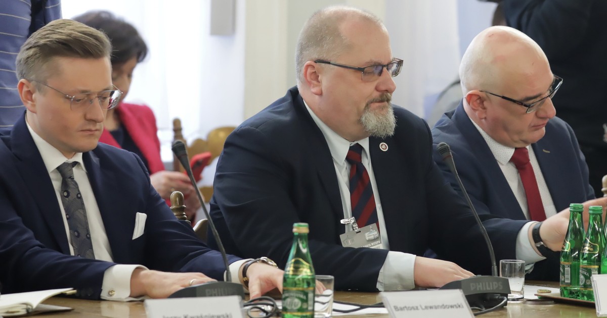 Prokurator wszedł obcemu mężczyźnie do łazienki, pijany sędzia wybił sobie zęby. "PiS by to wykorzystał"