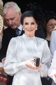 Letícia királyné Joyas de Pasar gyémánt chanton fülbevalója. Becsült érték: 7 200 000 € (2,7 milliárd forint). A Joyas de Pasar kollekcióhoz tartozó gyémánt fülbevalót a királyné itt a Szent György-kápolnában Windsorban, 2019-ben viselte.