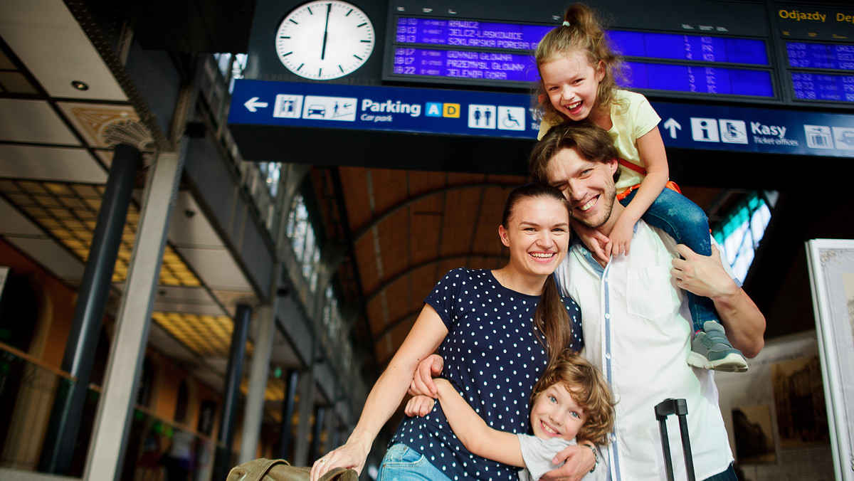 W Dzień Dziecka pasażerowie, którzy nie ukończyli jeszcze 16 lat, będą mogli bezpłatnie podróżować pociągami PKP Intercity. Na ten dzień przygotowano także tańsze bilety dla ich opiekunów.