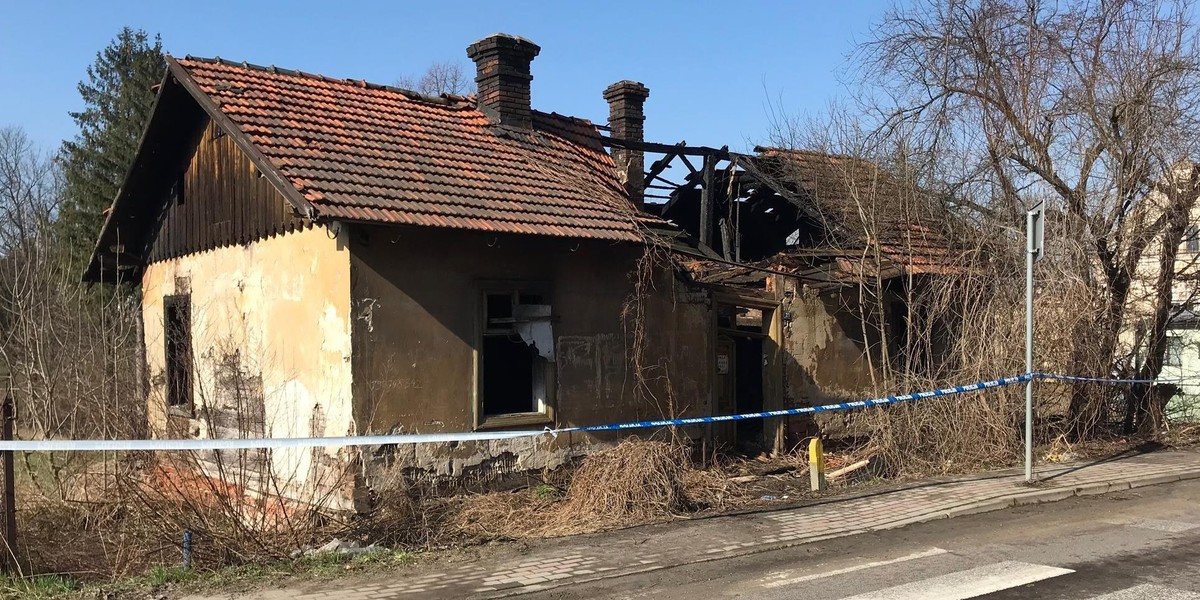 W tym domu w Łańcucie we wtorek doszło do tragicznego pożaru