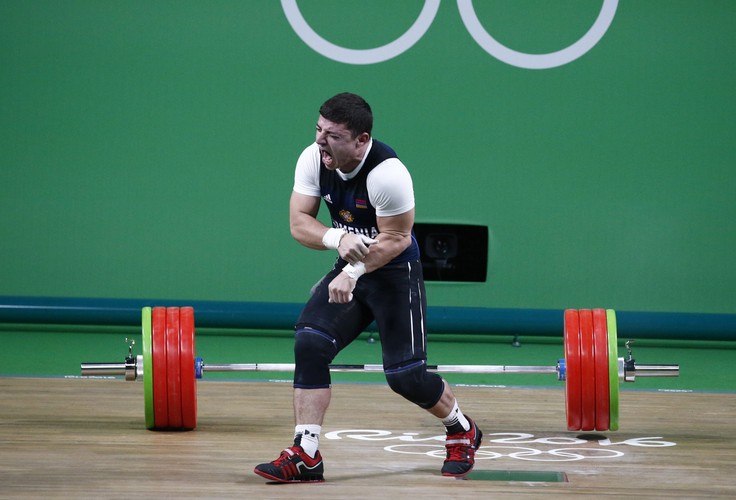Koszmarna kontuzja Andranika Karapetyana. Sztanga ważąca prawie 200 kg uszkodziła mu rękę