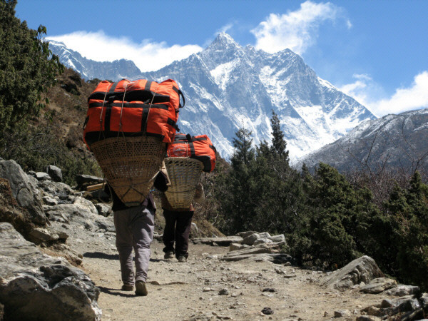 Szerpowie, życie z widokiem na Everest