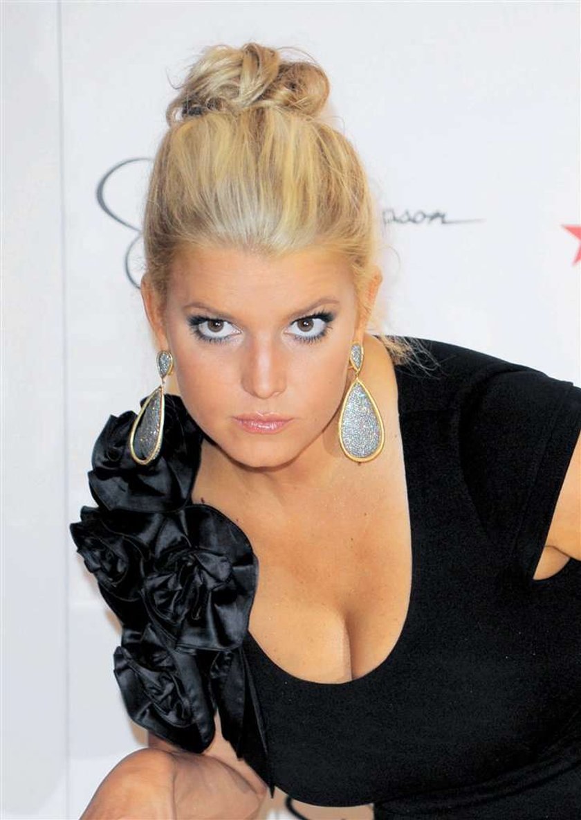 Jessica Simpson zmniejszy biust?