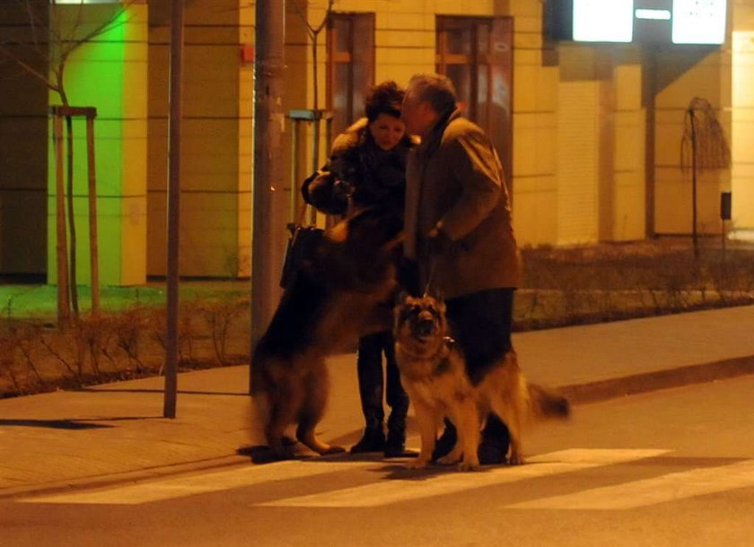 Kwaśniewscy wracają z urodzin córki. NOCNE ZDJĘCIA!