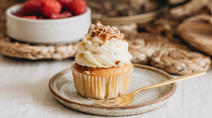 Ez a karamellás cupcake a karácsonyi desszertek királynője lesz / Fotó: Bonami