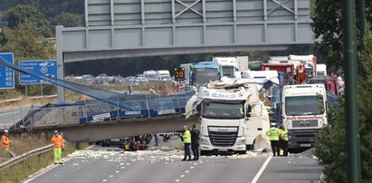 Fatalny wypadek. Polak zawadził koparką o most