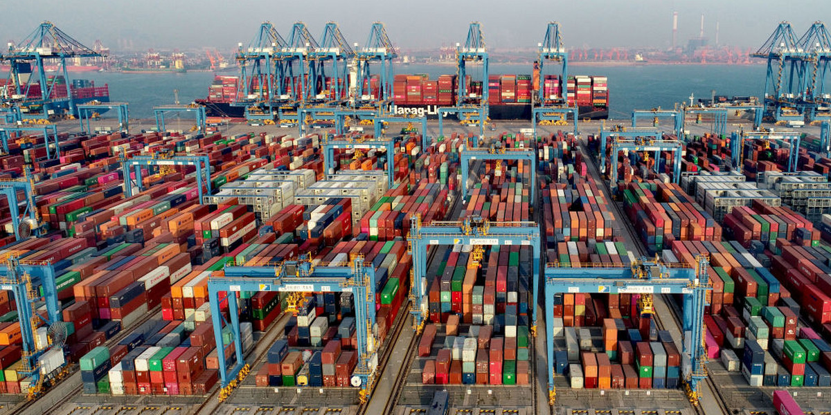 Rosnący handel światowy spowodował wzrost popytu na kontenery. Gwałtownie przyspieszył on w trzecim kwartale 2020 r. Nowe zamówienia z chińskich fabryk zostaną prawdopodobnie dostarczone do Europy dopiero w lutym lub marcu.