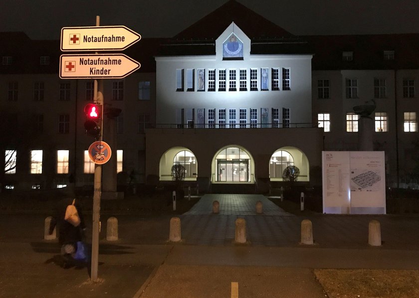 The main entrance, with a sign for the emergency room, of the Klinikum Schwabing is pictured in Muni