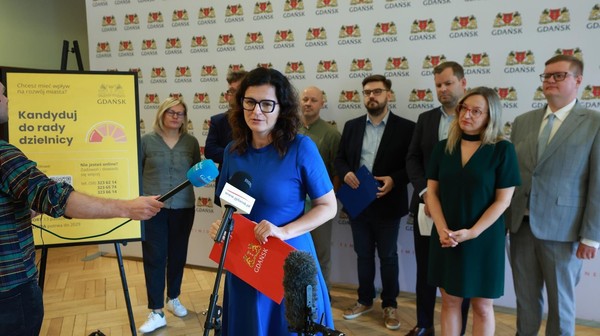 W Gdańsku jest 35 dzielnic, statutowa liczba radnych dzielnicowych to 573.