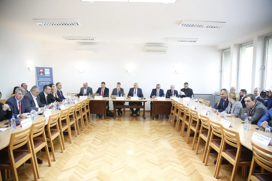 Taj set mera ne predlaže samo izmene zakona već i obuku i načine kako će se tehnički sprovoditi određene mere, kaže Nebojša Stefanović