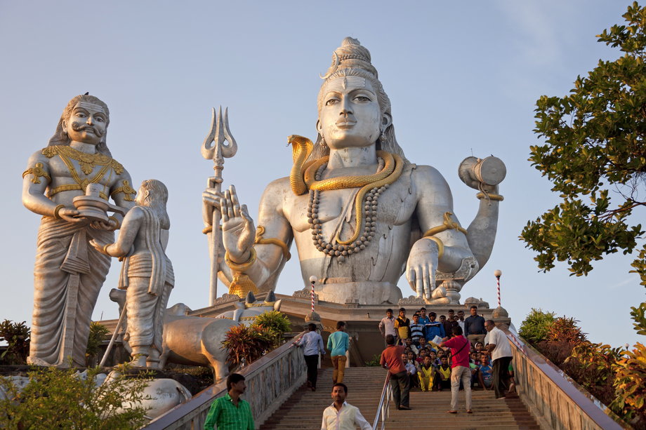 Posąg boga Śiwy w Indiach 