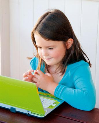 Netbooki miałyby pomagać najmłodszym uczniom w nauce w szkole i w domu. Pytanie tylko, czy tak niewielkie i powolne komputery spełnią swoje zadanie.