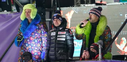 Kamil Stoch się rozpłakał. Zobacz film, jak ocierał łzy pod Wielką Krokwią. Wzruszyła go reakcja tłumu. Mocno przeżył pecha, który wykluczył go ze startu w zawodach