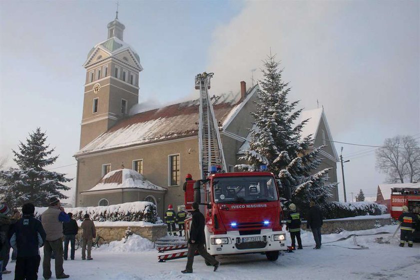 Wierni ocalili kościół