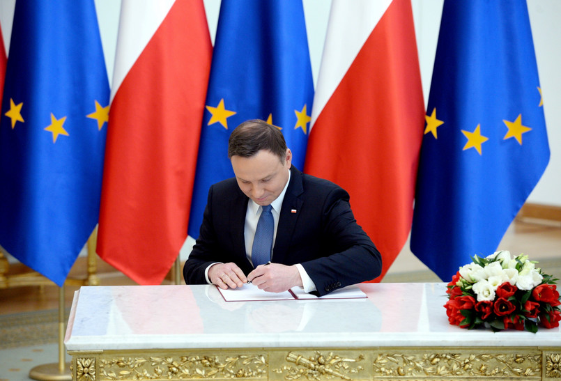 Prezydent Duda podpisał w Pałacu Prezydenckim ustawę wprowadzającą program 500 plus