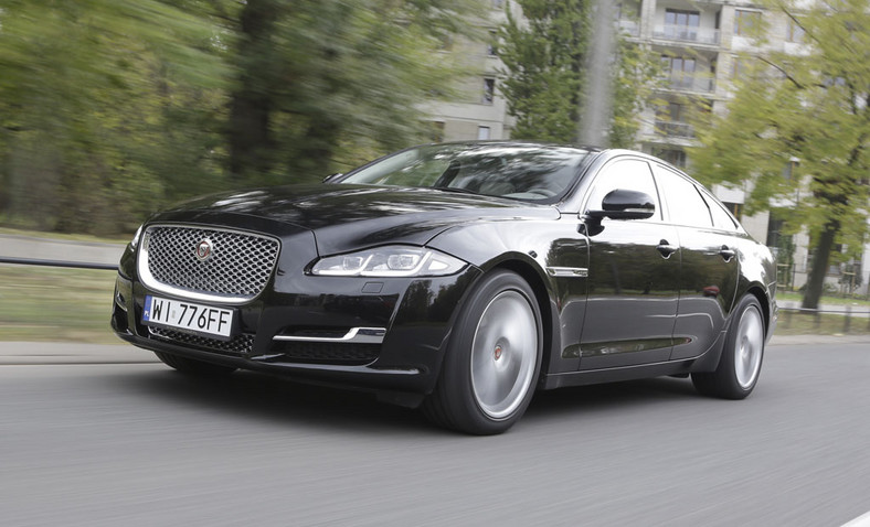 Jaguar XJ V6 - stylowo autonomiczny