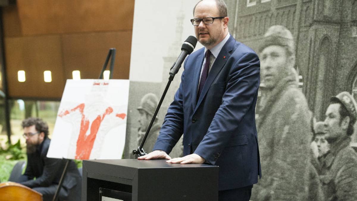 Wygląda na to, że to nie koniec kłopotów prezydenta Gdańska z wymiarem sprawiedliwości – prokuratorzy zmieniają zdanie i chcą ponownie badać sprawę nieprawidłowo wypełnionych oświadczeń majątkowych Pawła Adamowicza (PO). Na taką decyzję oskarżycieli wpływ miał Zbigniew Ziobro, minister sprawiedliwości w rządzie PiS.