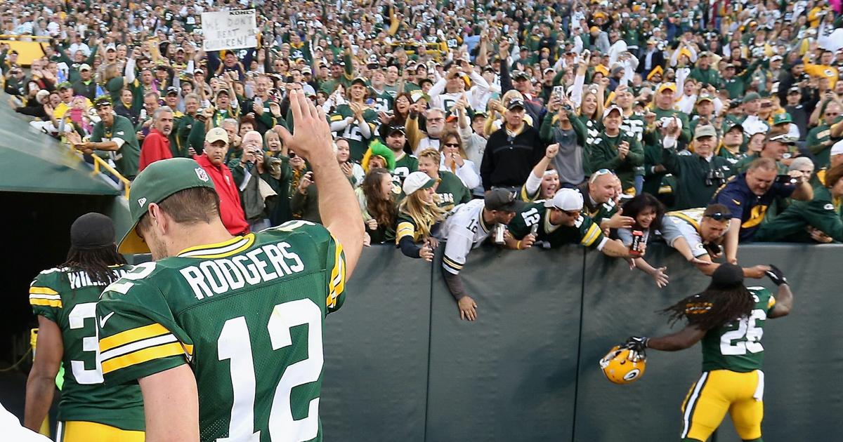 Aaron Rodgers brother Jordan tweets criticism after donation request