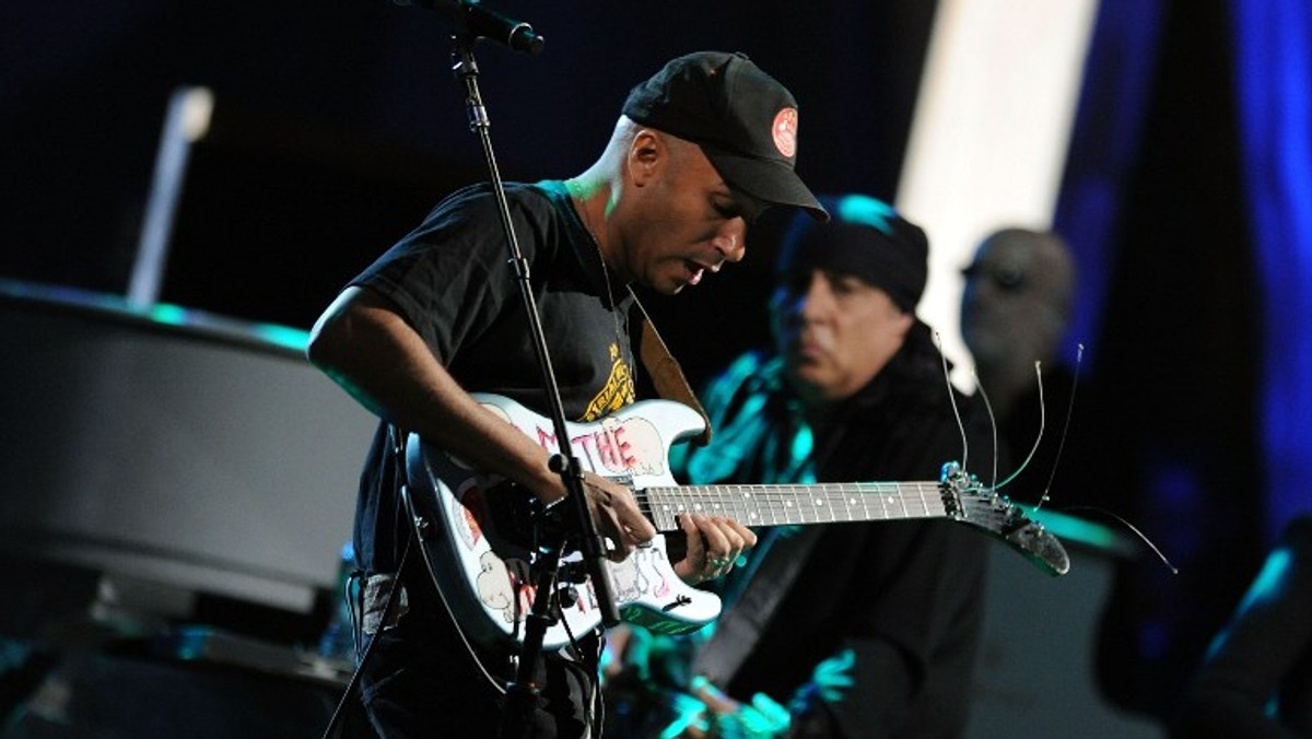 Tom Morello, znany muzyk i gitarzysta legendarnej formacji Rage Against the Machine, skomentował na Twitterze niedawną wypowiedź Lecha Wałęsy na temat homoseksualistów. "Przykro patrzeć, jak bohater »Solidarności«, Lech Wałęsa, pogrąża się w homofobicznym bełkocie" - napisał.