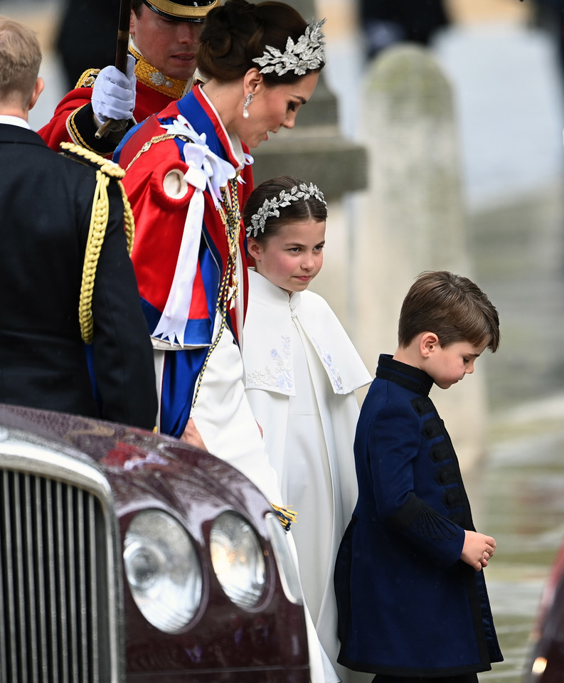 Księżna Kate, księżniczka Charlotte i książę Louis