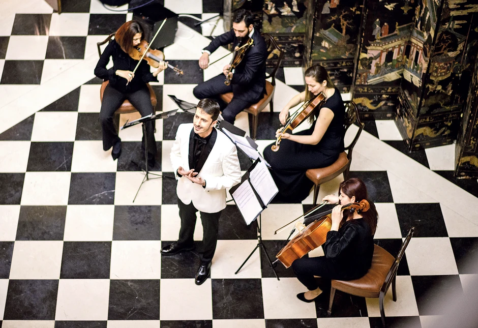 Na humanitarnoj večeri u aprilu na Belom dvoru prikupljena su sredstva koja su iskorišćena za kupovinu muzičkih instrumenata za Muzičku školu u Bujanovcu, koja su uručena 1. juna - kaže Ljuban Živanović